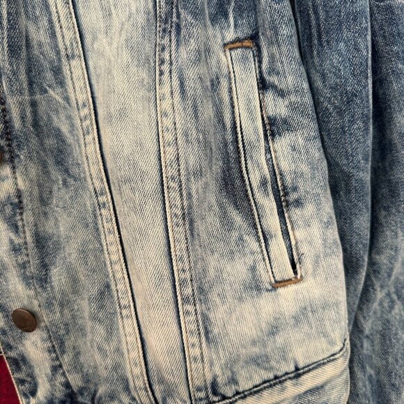EXPRESS JEANS DENIM JACKET WOMEN'S, MEDIUM, BUTTON UP, POCKETS, DISTRESSED - Picture 5 of 14